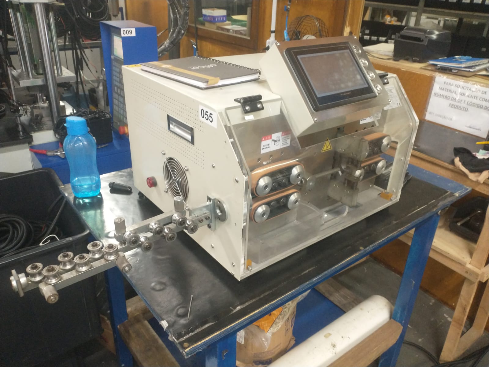 Máquina de Corte e Decape de cabos PP